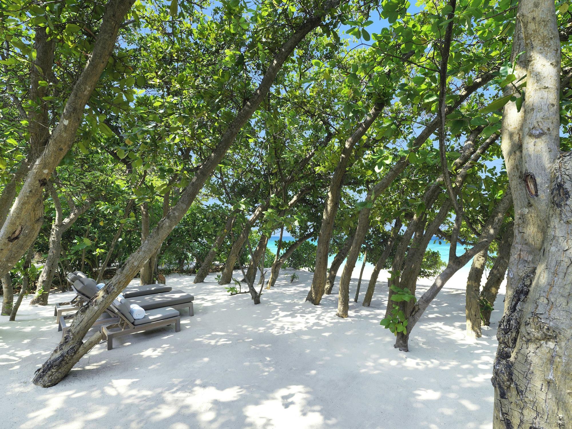 Vakkaru Maldives Hotel Thulhaadhoo Exterior photo